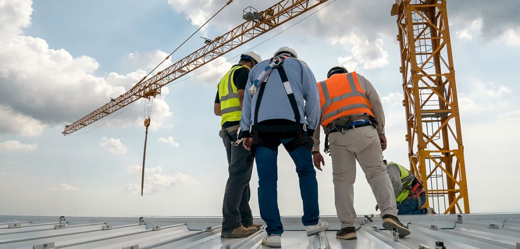 9 Main Advantages Of Hiring Commercial Roofing Services